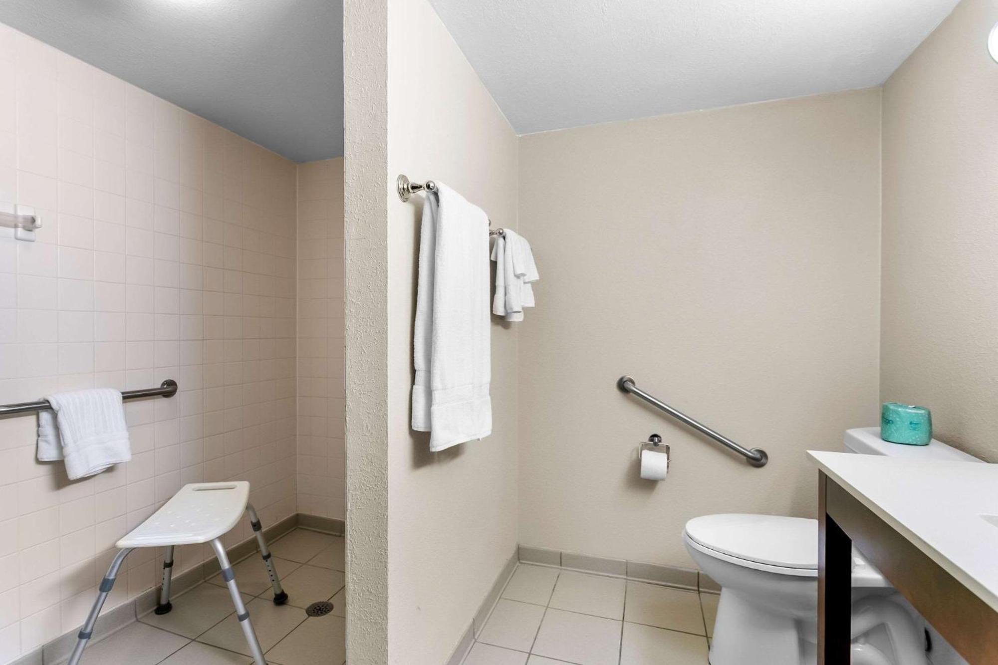 Comfort Inn Red Horse Frederick Extérieur photo